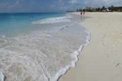 grace-bay-beach-stretch