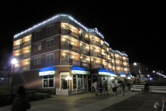 boardwalk-plaza-hotel-light-up
